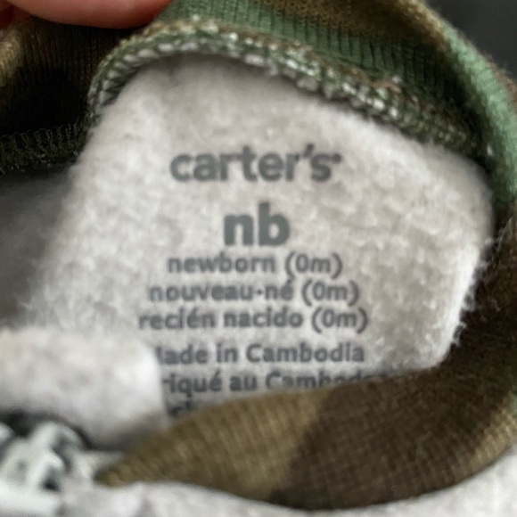 Carter’s footie - Picture 3 of 3